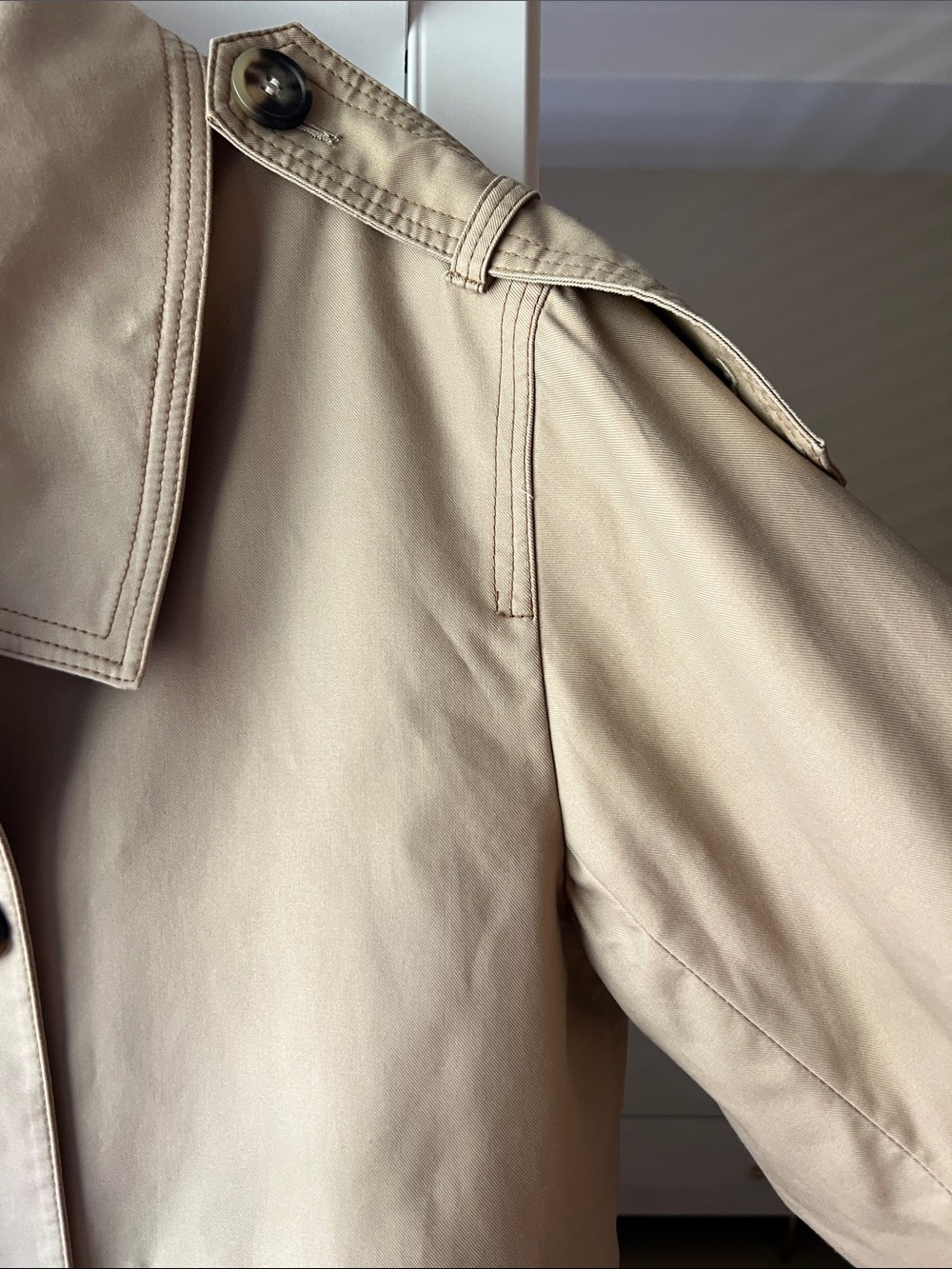 H&M Women's Double-Breasted Short Trench Coat - Tan - Picture 5 of 9